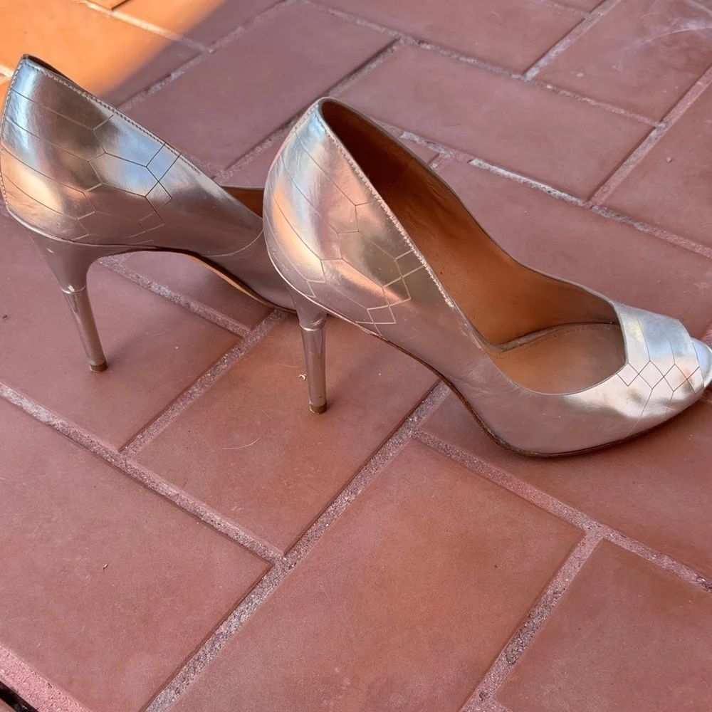 Sigerson Morrison Kitty Peep-Toe Silver Pumps, Metallic Silver Heels